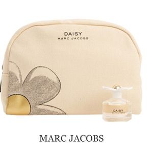 MARC JACOBS Daisy Cosmetic bag + cute mini